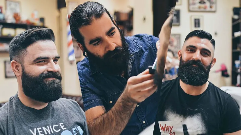 Interior de la barbería Tijera y Navaja en Malasaña